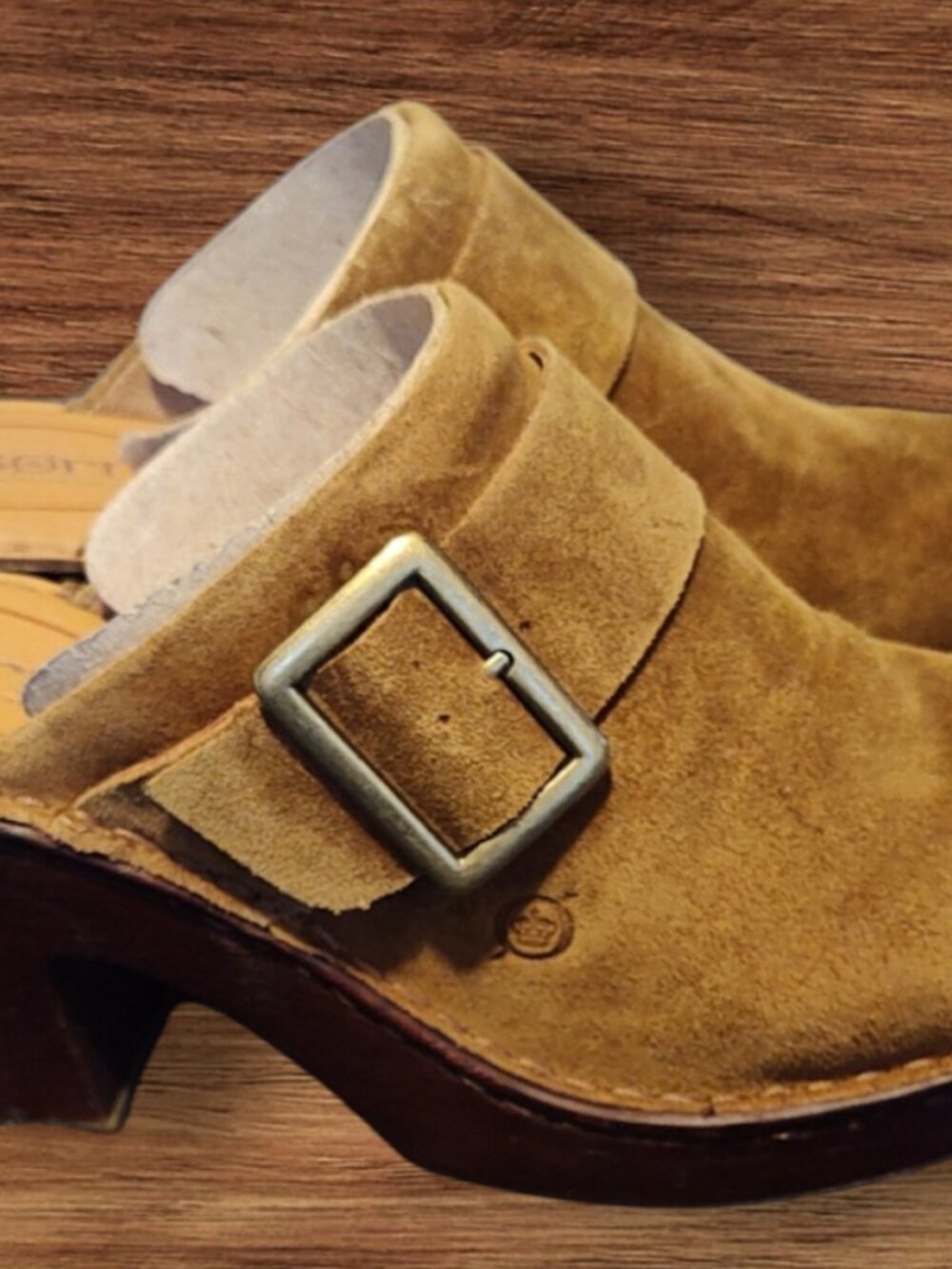 Born Hannah tobacco distressed rust slip on clog